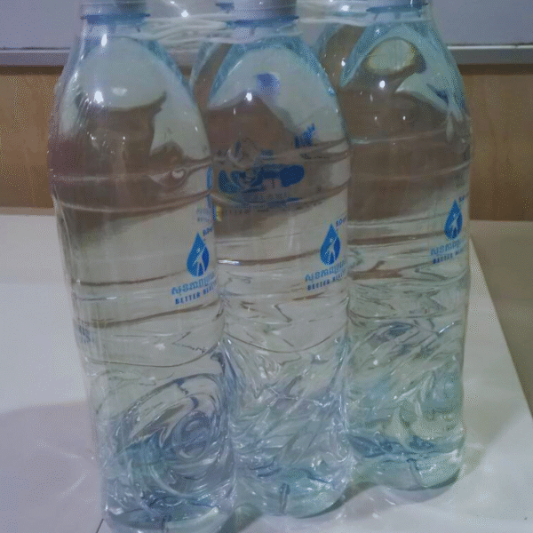 ទឹកសុខភាពប្រសើរ 9.0+pH 1.5L តម្លៃ ១យួរ (6 ដប)